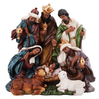 “Nativity” con Accenti di Sacralità e Sfumature Realistiche